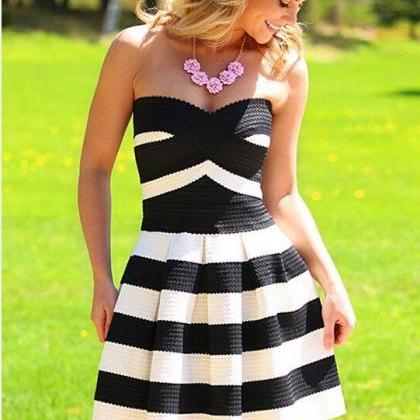 The Striped Wrapped Chest Small Fashion Dress Jng